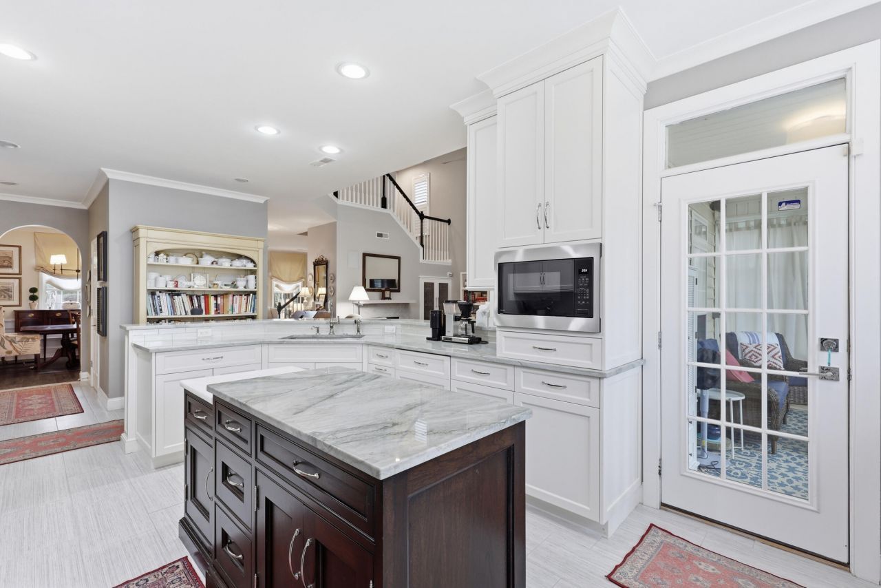 2011 Hammond Drive Photo 10