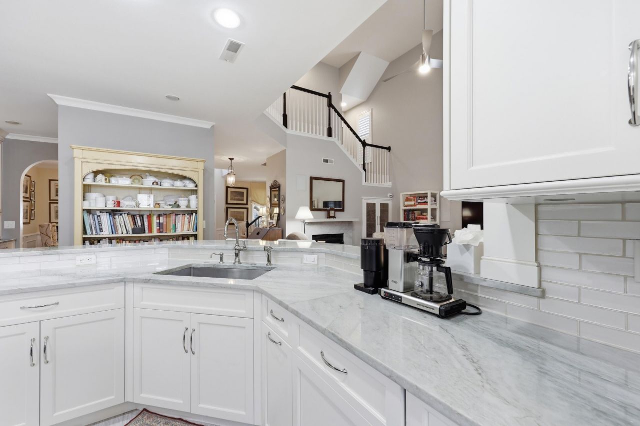 2011 Hammond Drive Photo 11