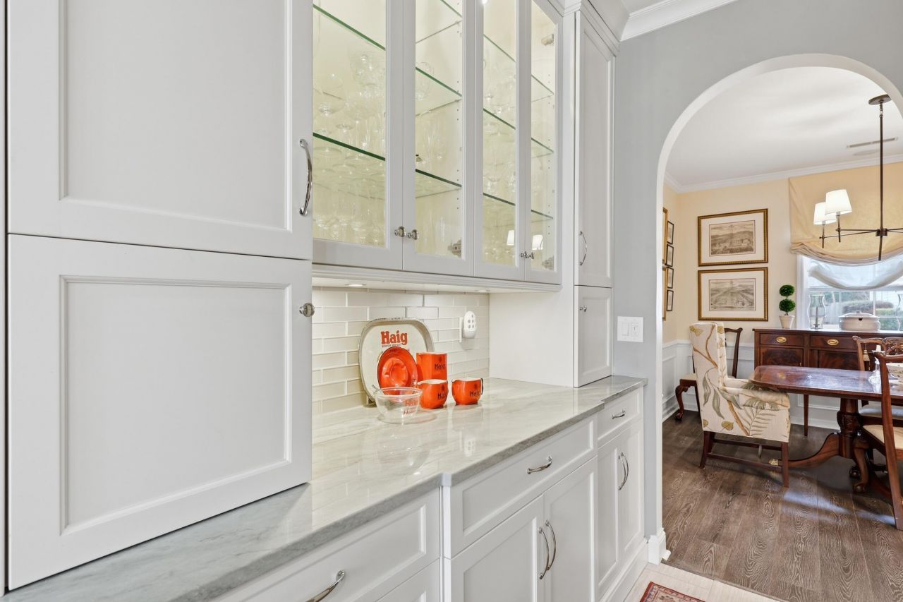 2011 Hammond Drive Photo 16