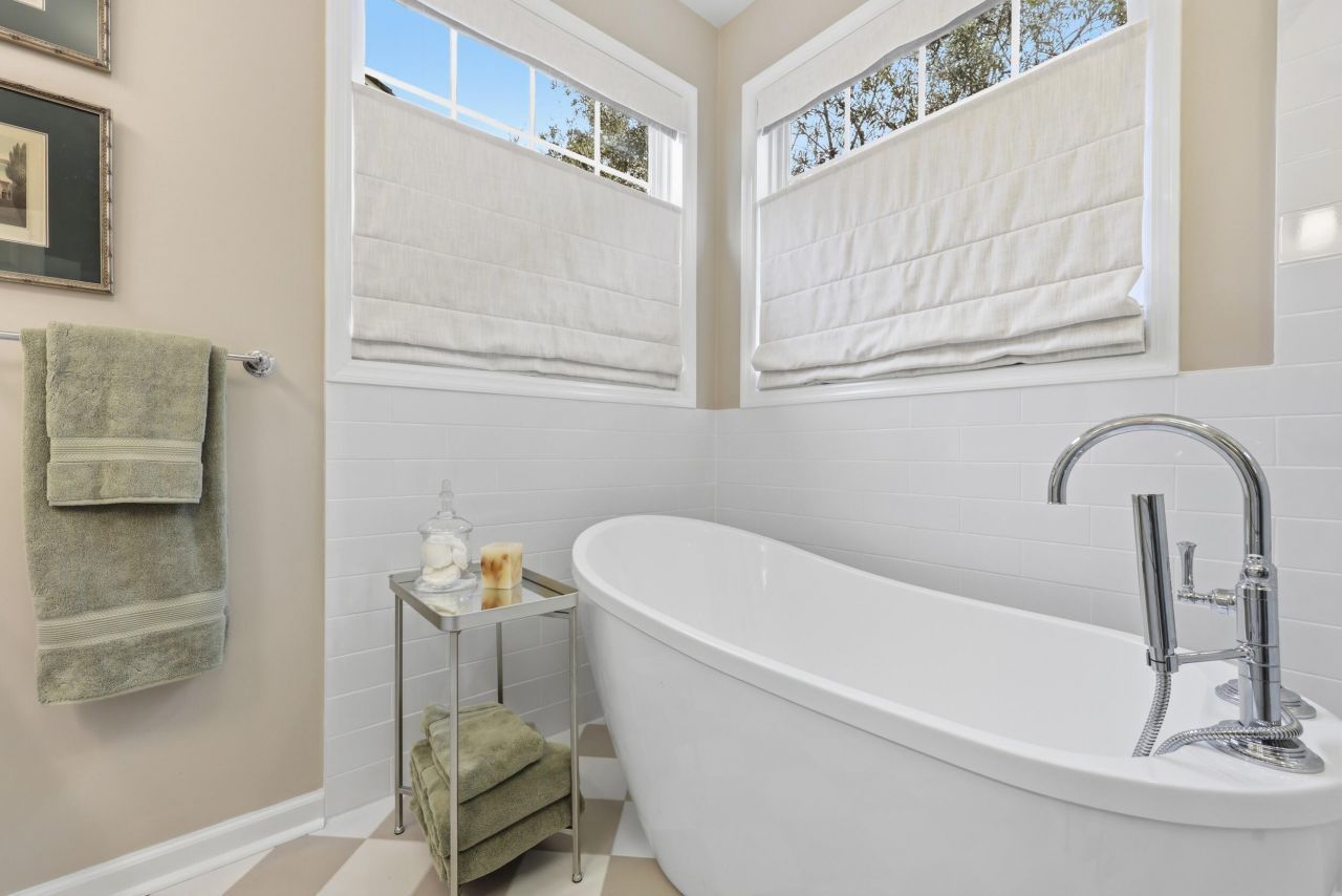 2011 Hammond Drive Photo 22