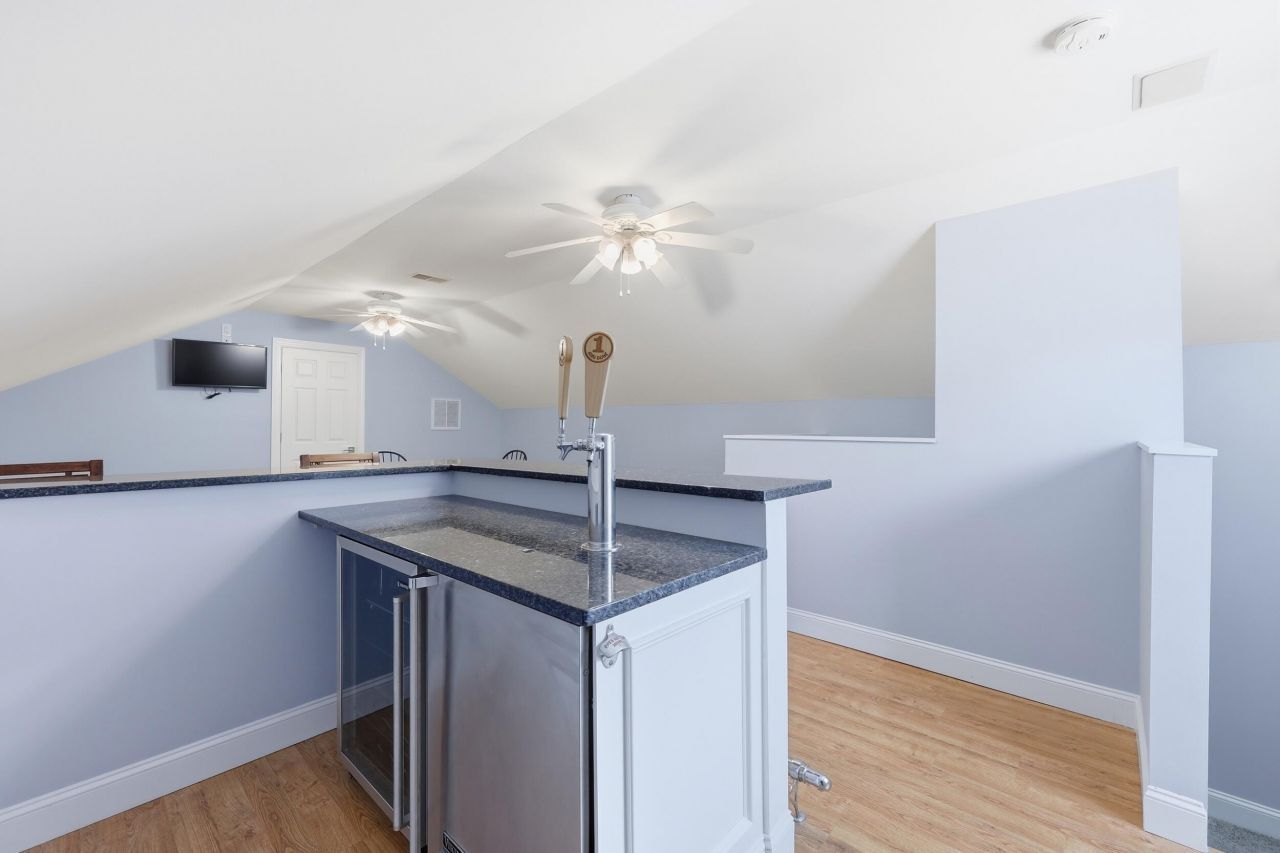 2011 Hammond Drive Photo 32