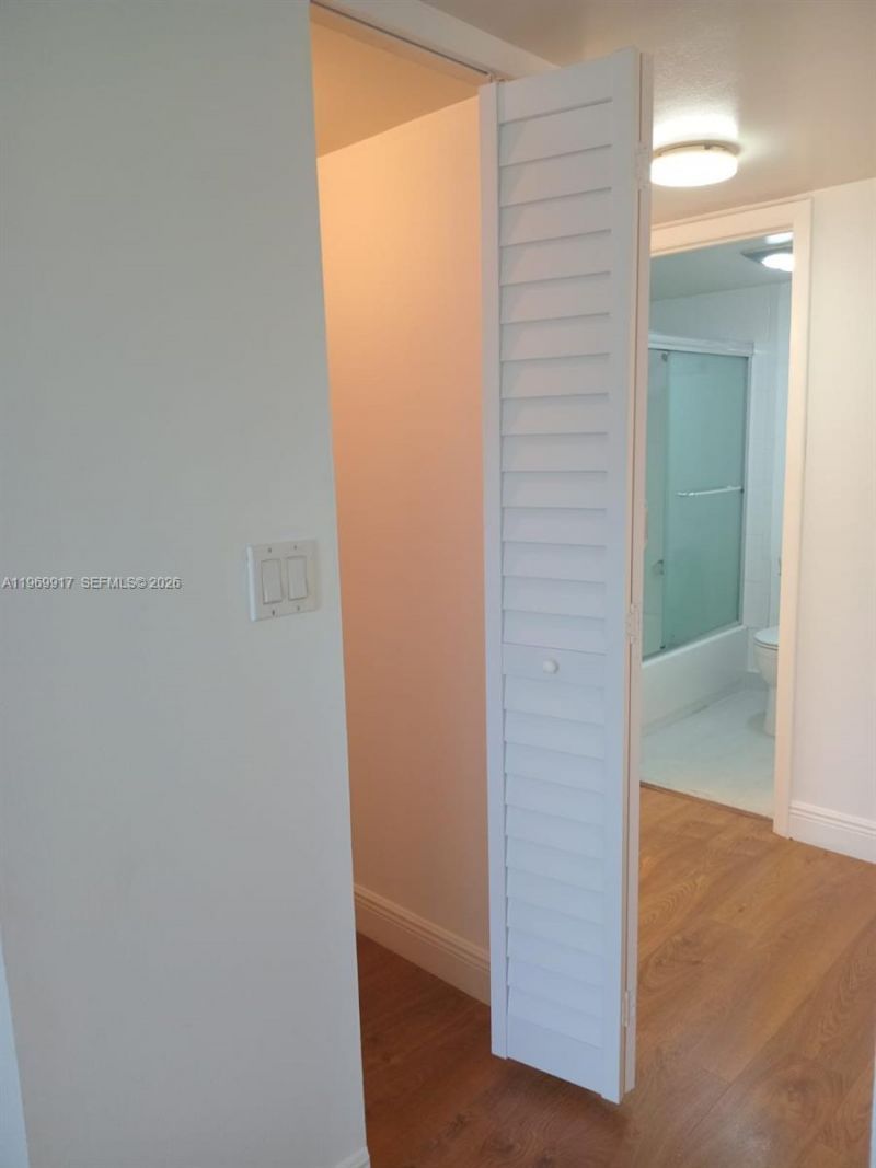 20400 W Country Club Dr , Unit 209, Aventura, FL 33180 Photo