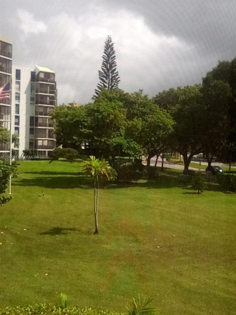 20400 W Country Club Dr , Unit 209, Aventura, FL 33180 Photo
