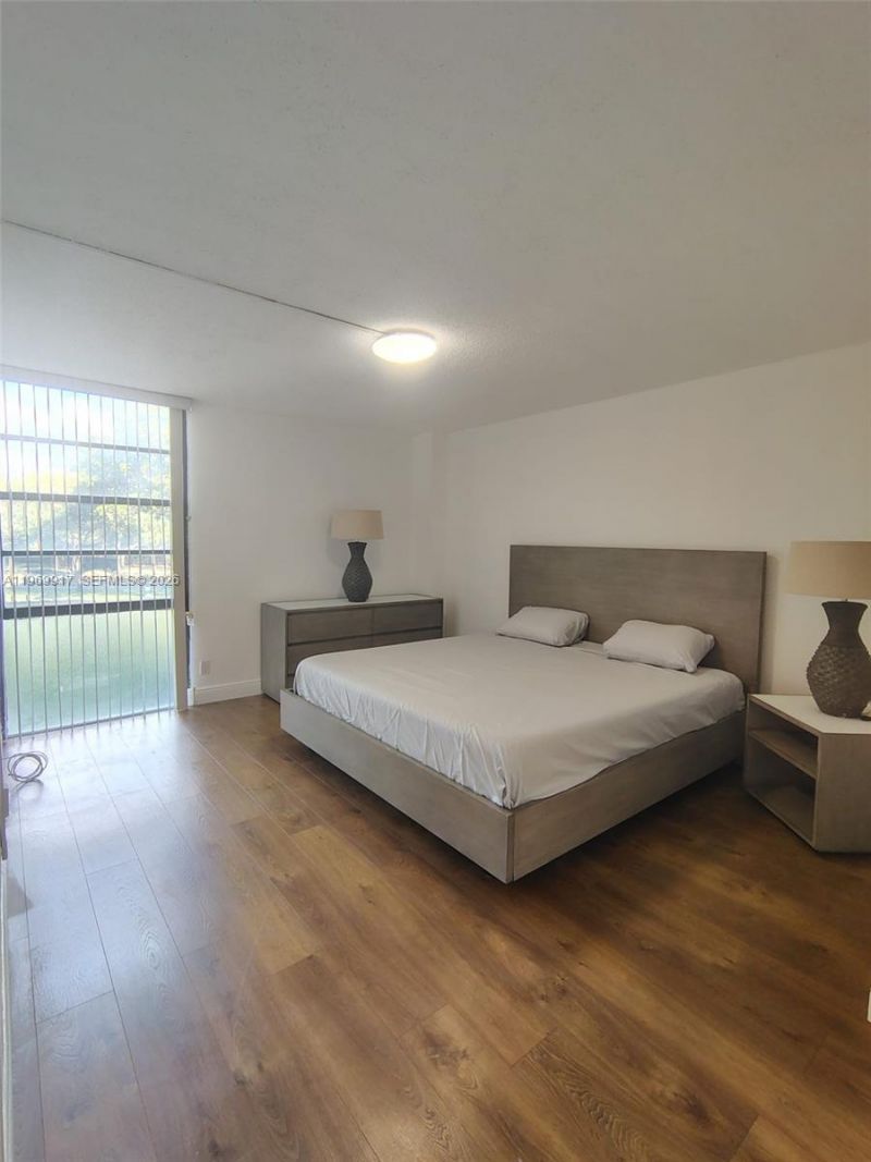 20400 W Country Club Dr , Unit 209, Aventura, FL 33180 Photo