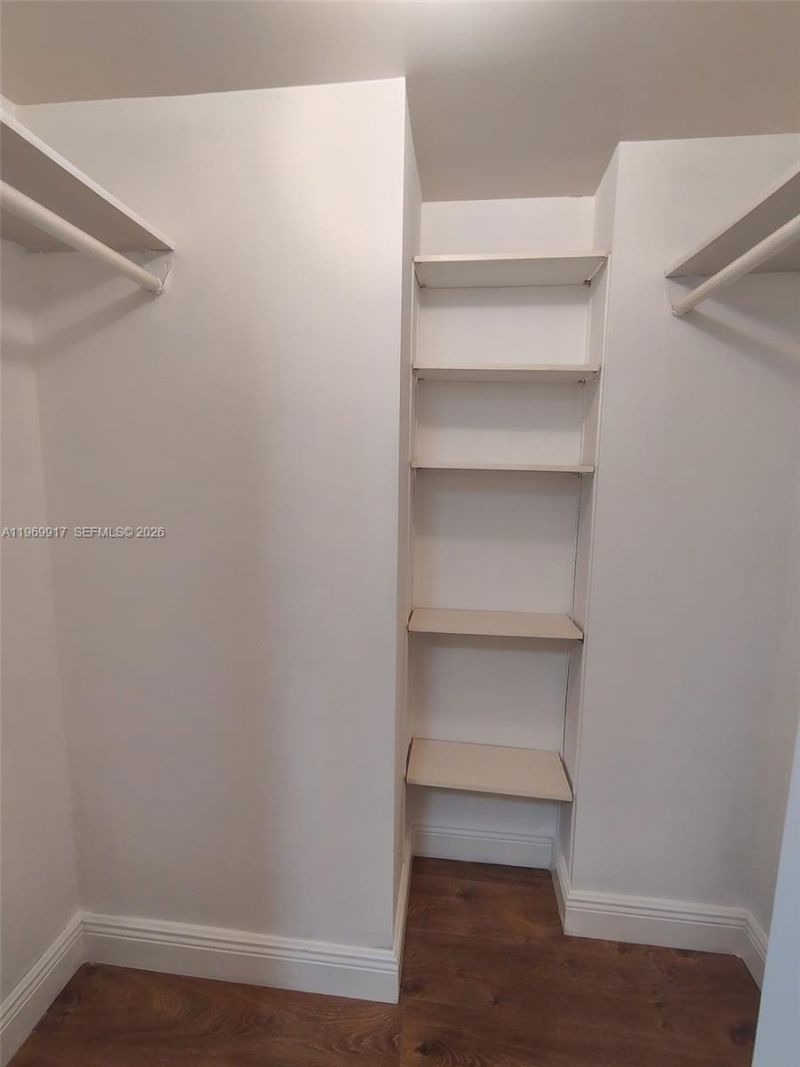 20400 W Country Club Dr , Unit 209, Aventura, FL 33180 Photo