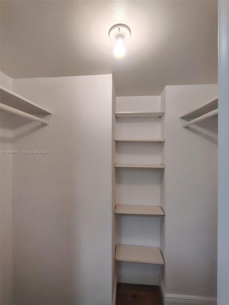 20400 W Country Club Dr , Unit 209, Aventura, FL 33180 Photo