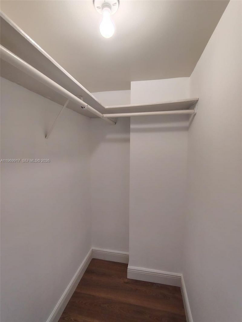 20400 W Country Club Dr , Unit 209, Aventura, FL 33180 Photo