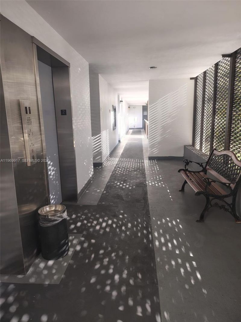 20400 W Country Club Dr , Unit 209, Aventura, FL 33180 Photo