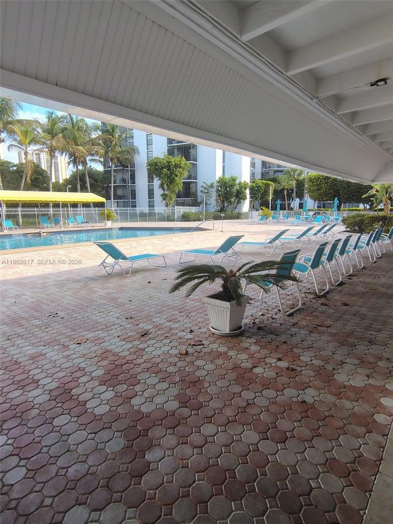 20400 W Country Club Dr , Unit 209, Aventura, FL 33180 Photo