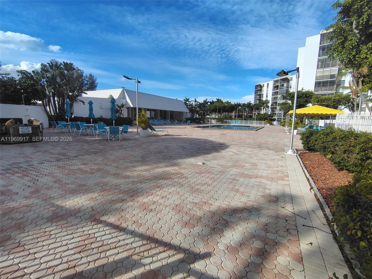 20400 W Country Club Dr , Unit 209, Aventura, FL 33180 Photo