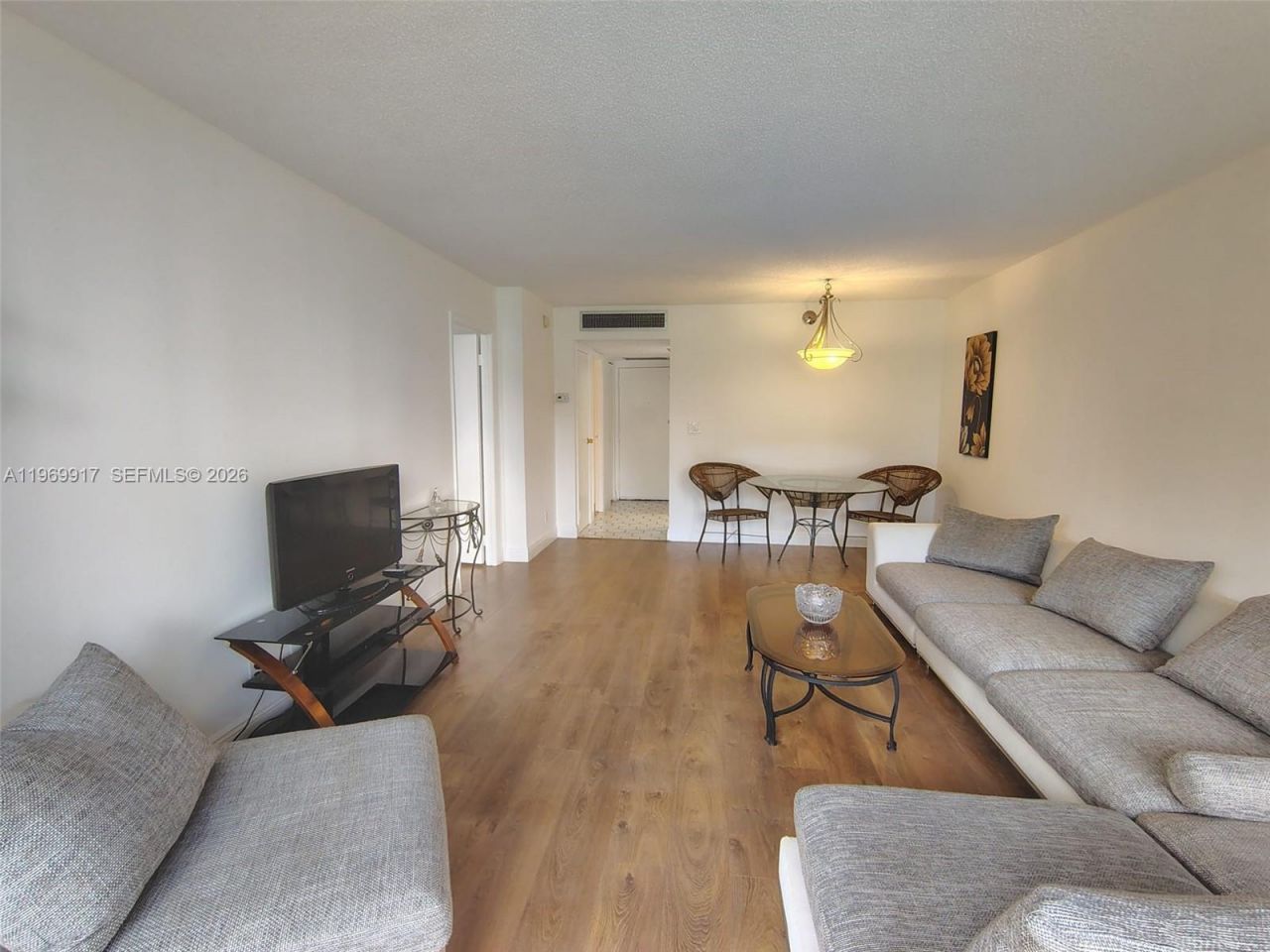 20400 W Country Club Dr , Unit 209, Aventura, FL 33180 Photo