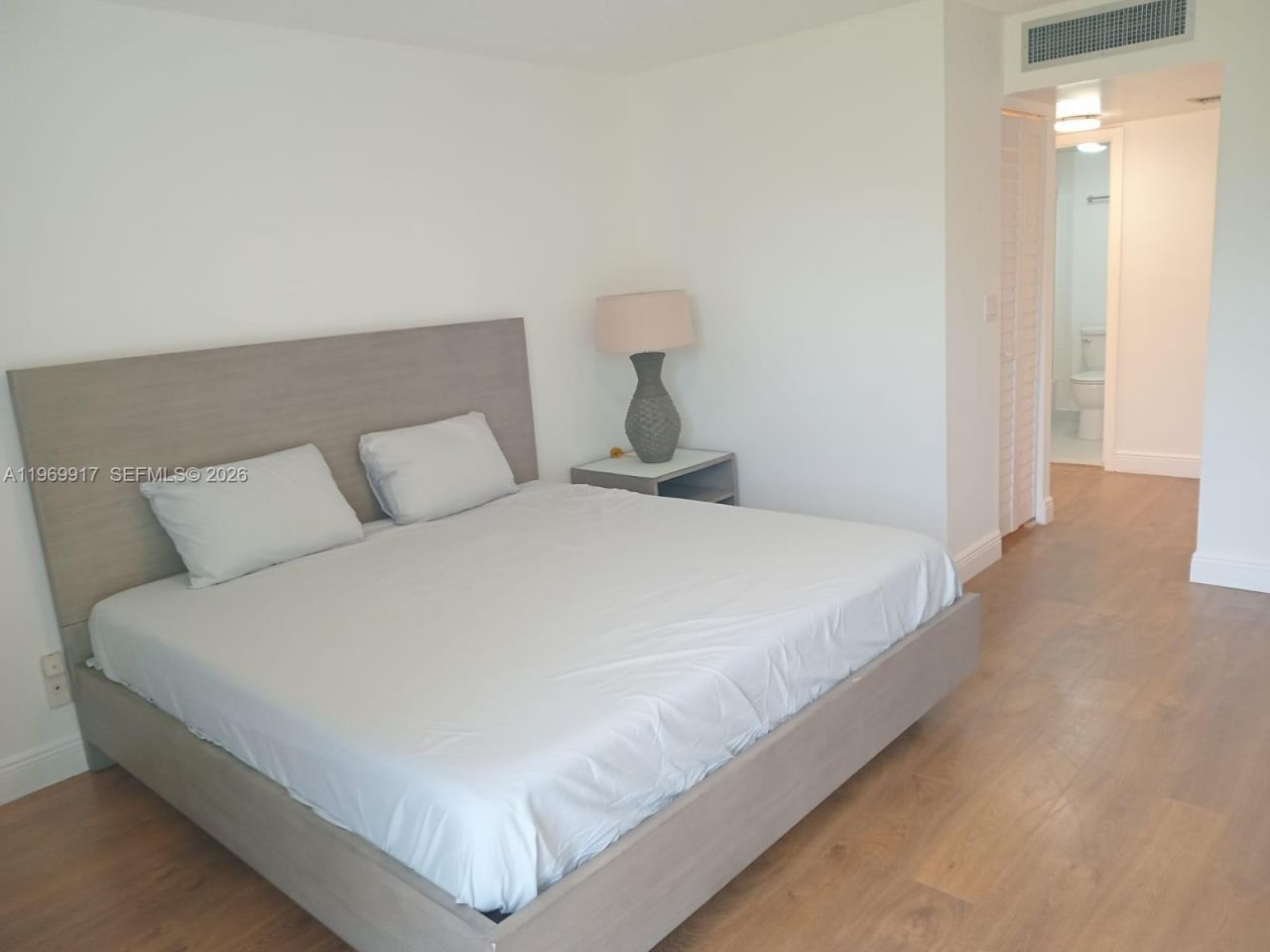 20400 W Country Club Dr , Unit 209, Aventura, FL 33180 Photo