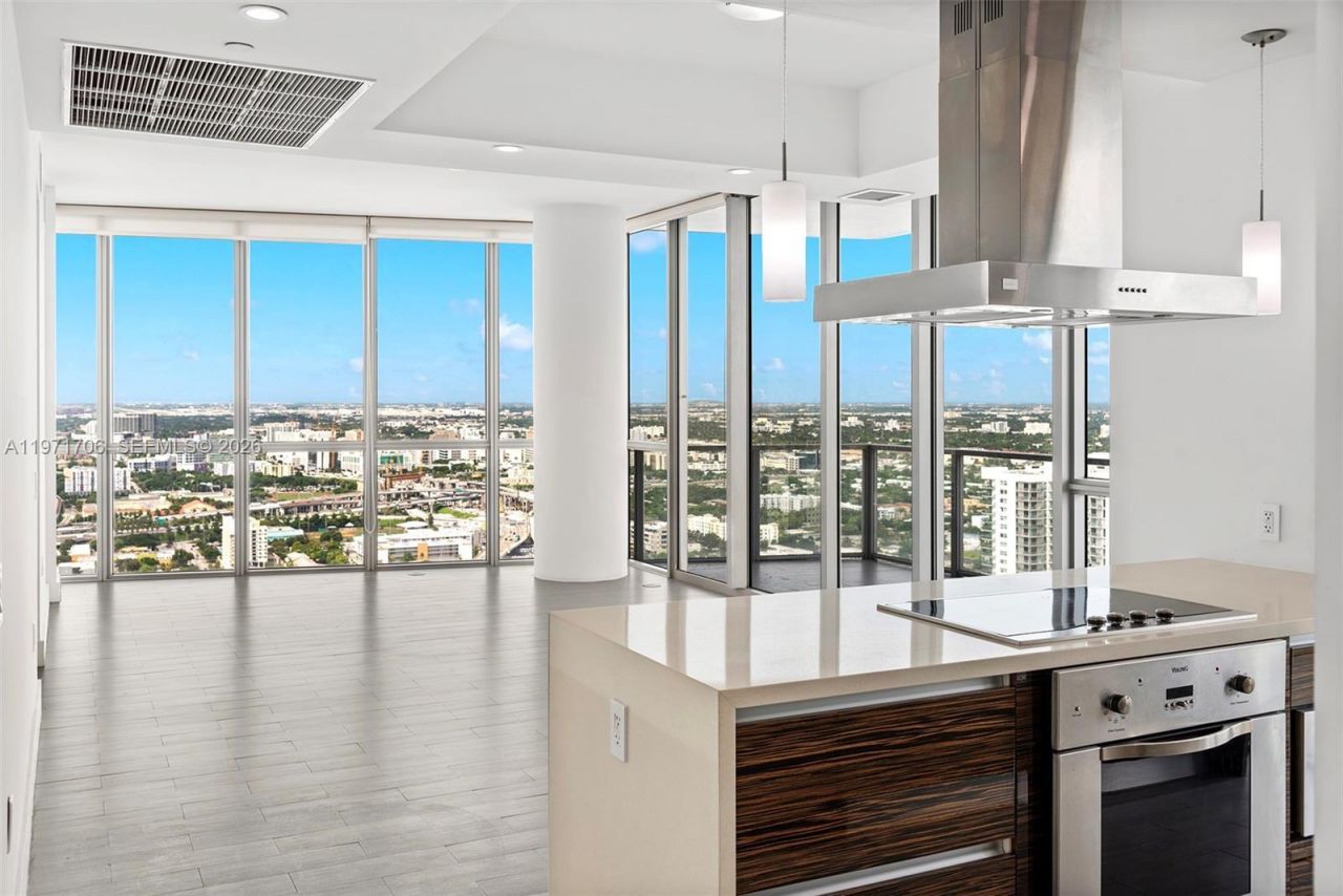 1100 Biscayne Blvd , Unit 4405, Miami, FL 33132 Photo