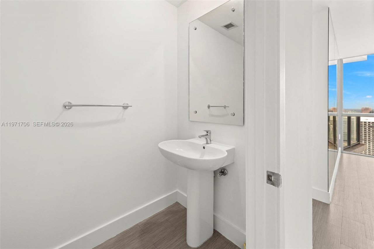 1100 Biscayne Blvd , Unit 4405, Miami, FL 33132 Photo