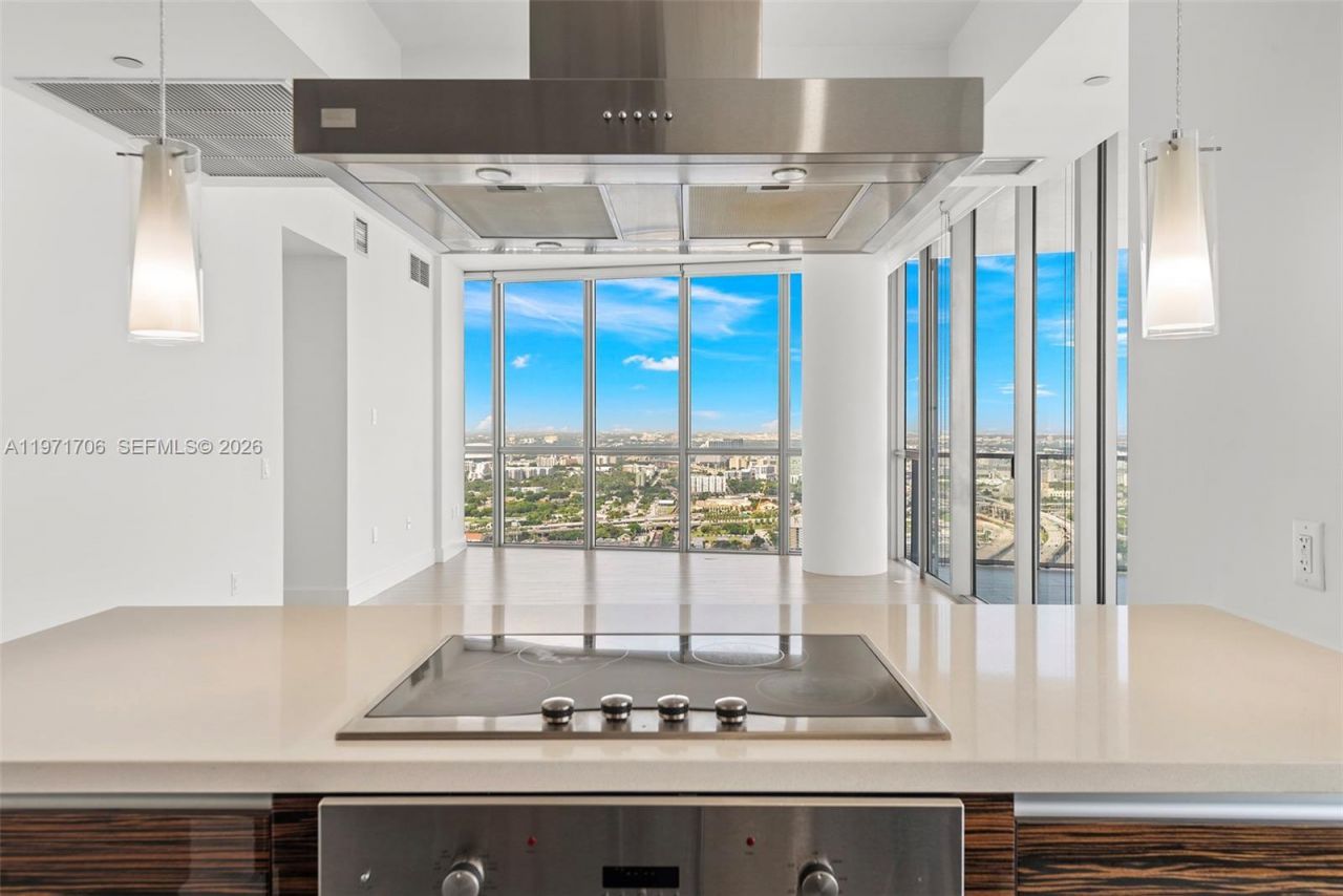 1100 Biscayne Blvd , Unit 4405, Miami, FL 33132 Photo