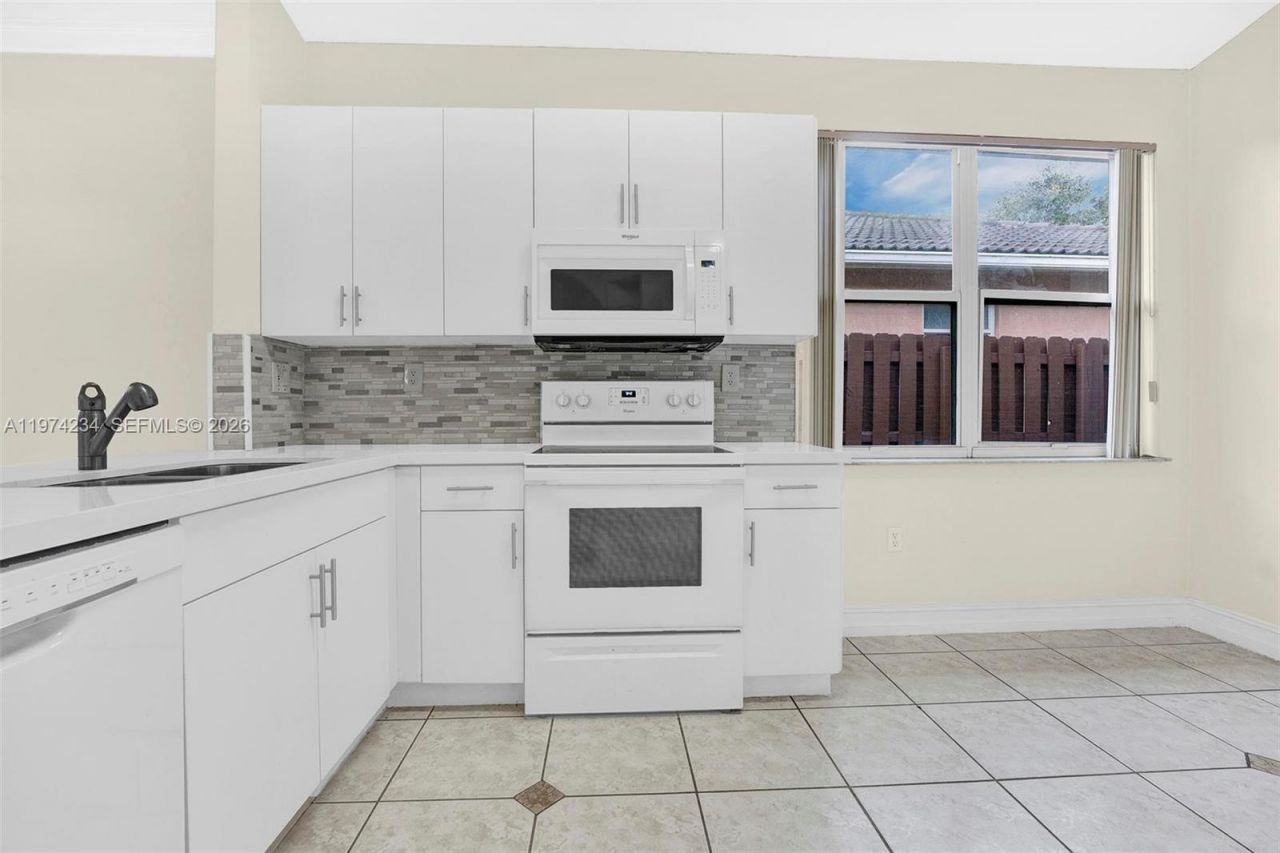 9437 SW 183rd Ter , Palmetto Bay, FL 33157 Photo