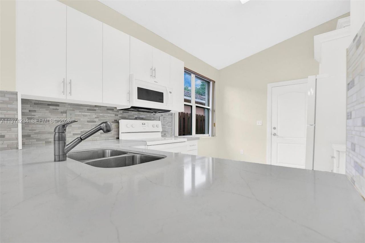 9437 SW 183rd Ter, Palmetto Bay, FL 33157 Photo