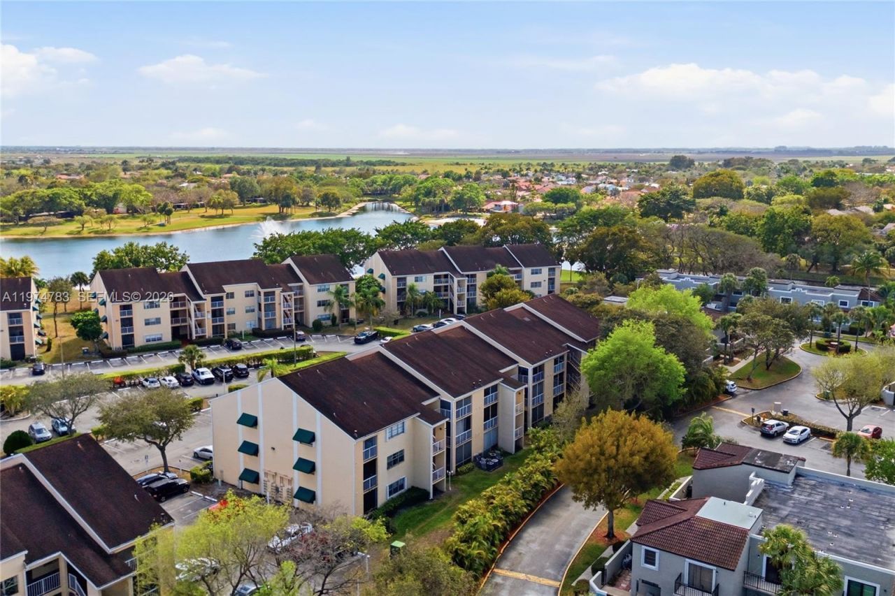 15325 SW 106th Ter, Unit 627, Miami, FL 33196 Photo