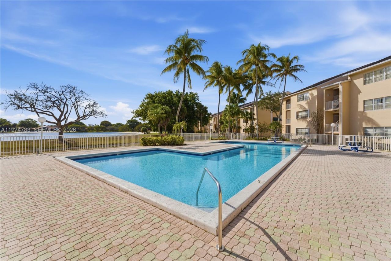 15325 SW 106th Ter, Unit 627, Miami, FL 33196 Photo