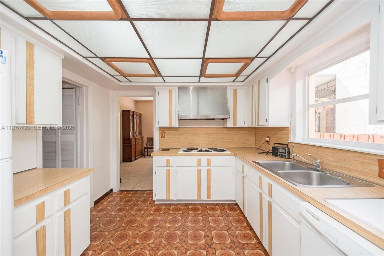 1727 SW 11th Ter, Miami, FL 33135 Photo