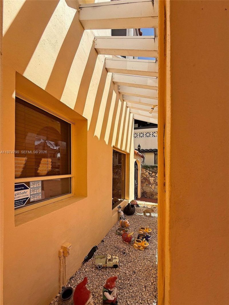 1727 SW 11th Ter, Miami, FL 33135 Photo