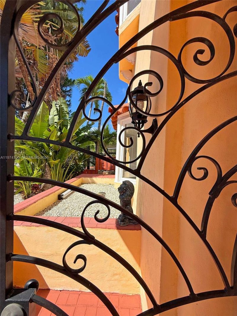 1727 SW 11th Ter, Miami, FL 33135 Photo