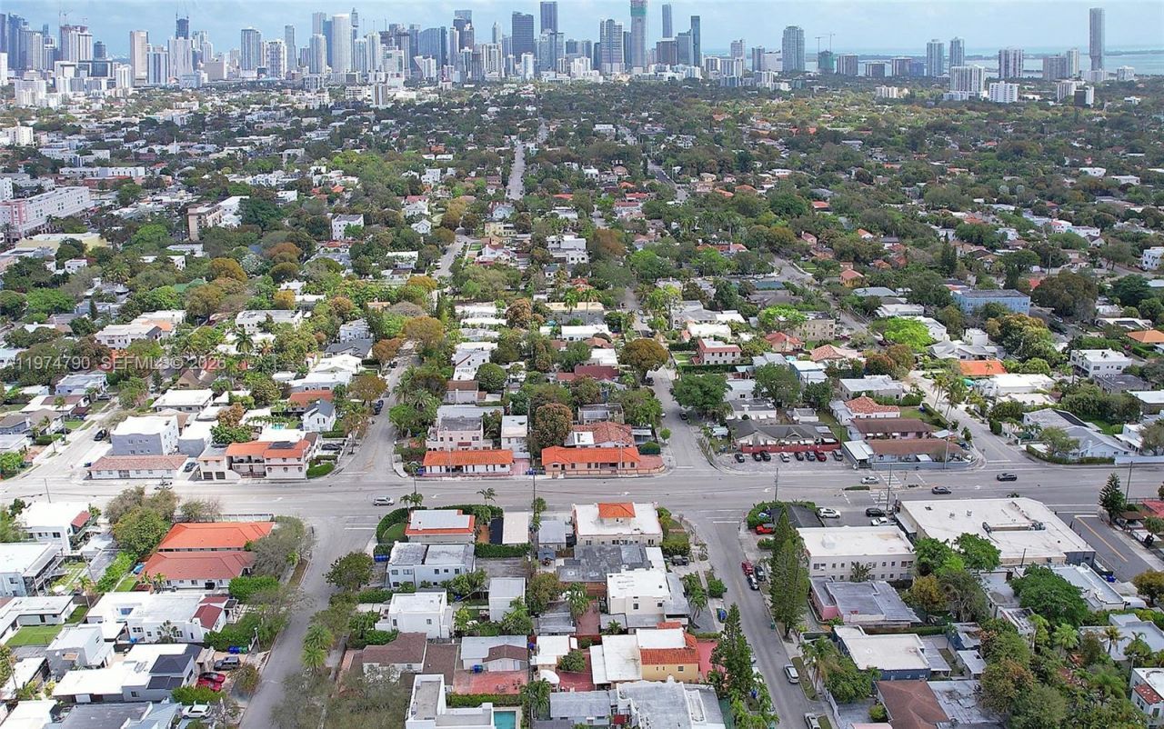 1727 SW 11th Ter, Miami, FL 33135 Photo