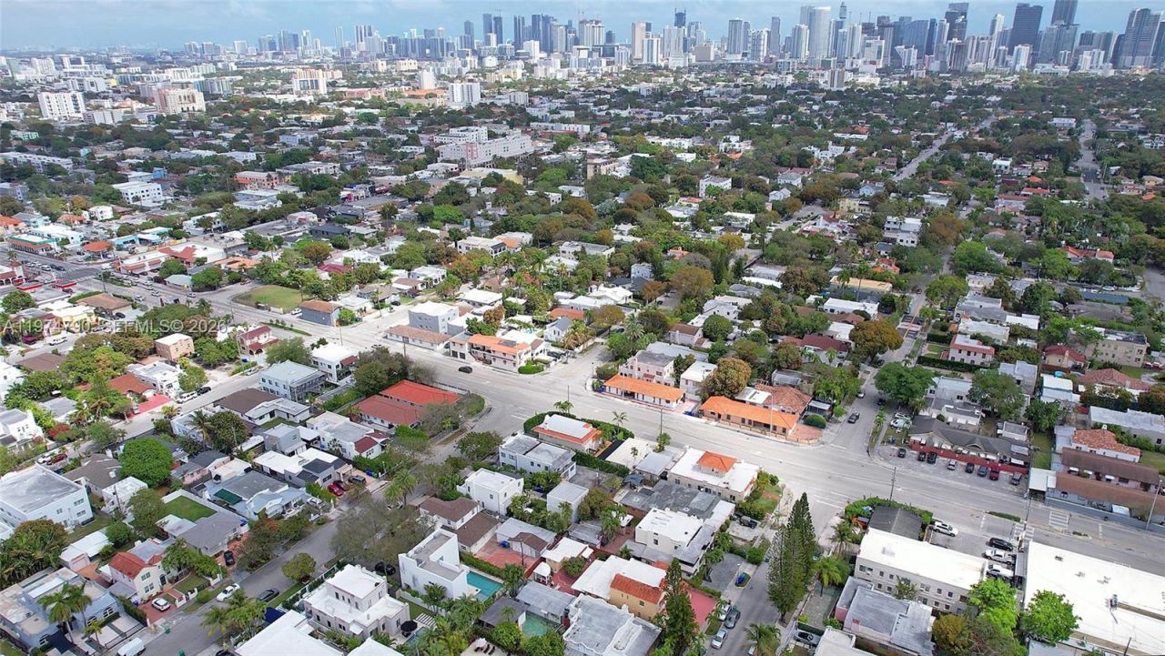 1727 SW 11th Ter, Miami, FL 33135 Photo