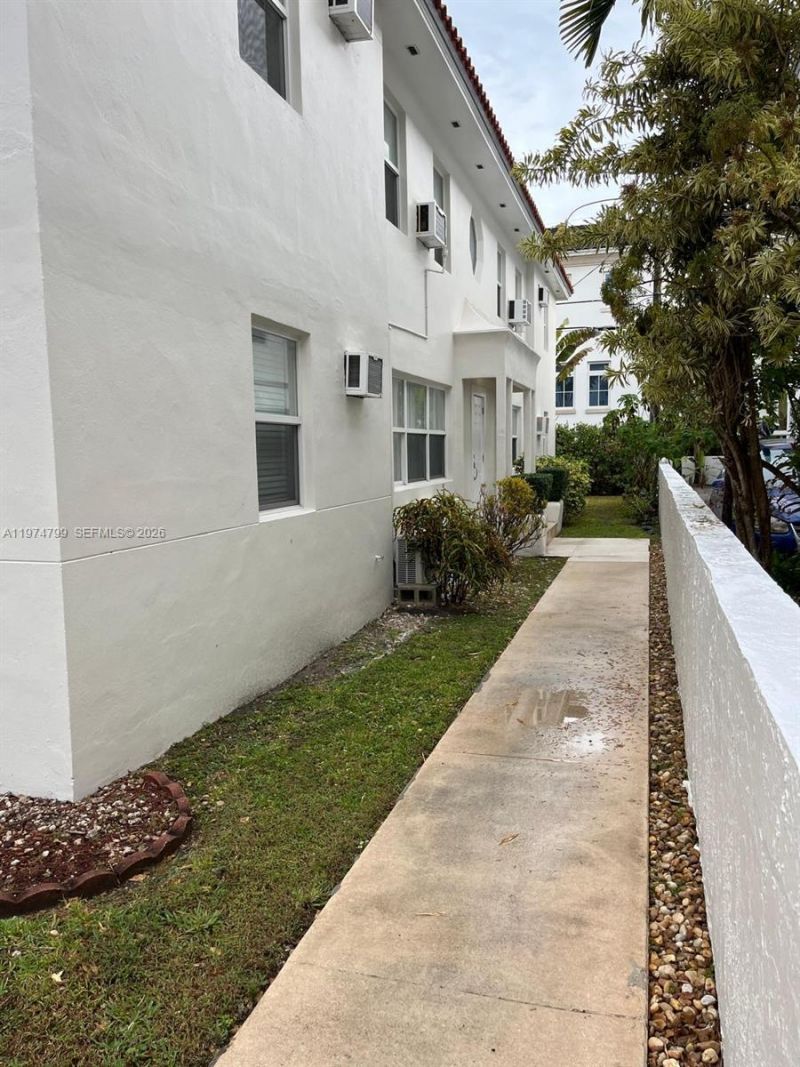 510 Santander Ave , Unit 1, Coral Gables, FL 33134 Photo