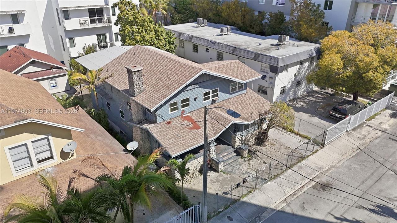 667 NW 1st St, Miami, FL 33128 Photo