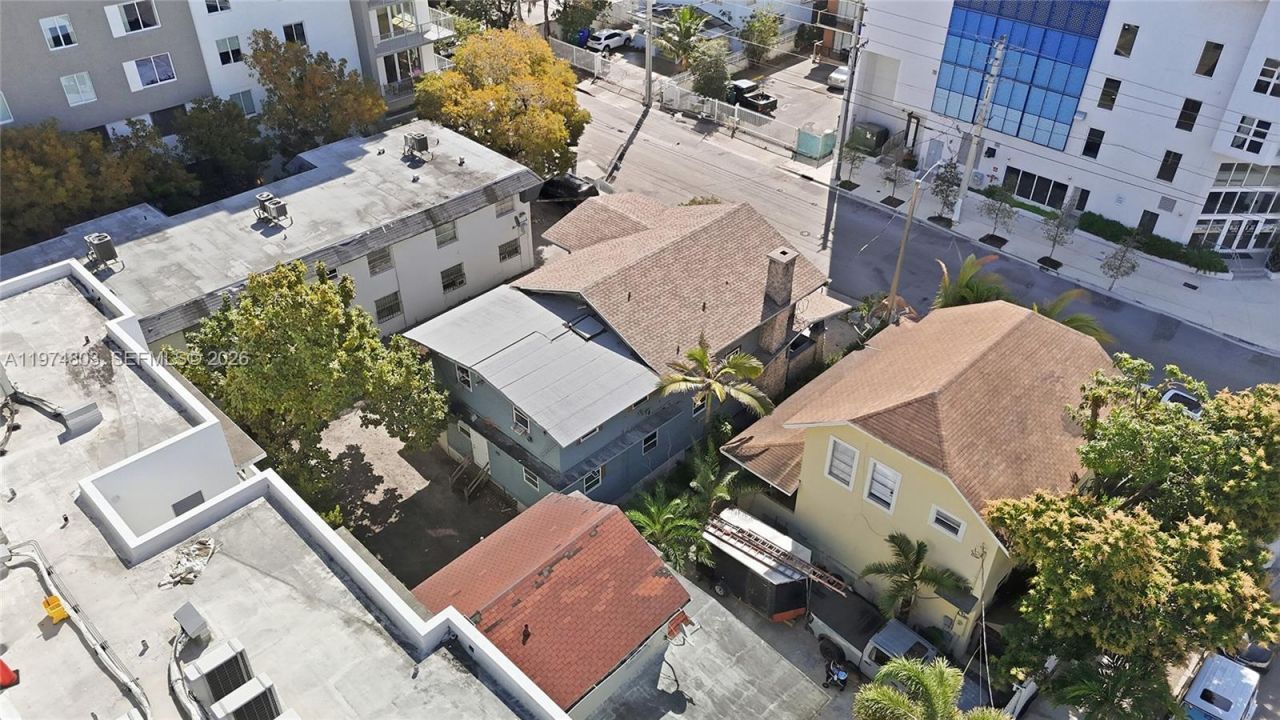 667 NW 1st St, Miami, FL 33128 Photo