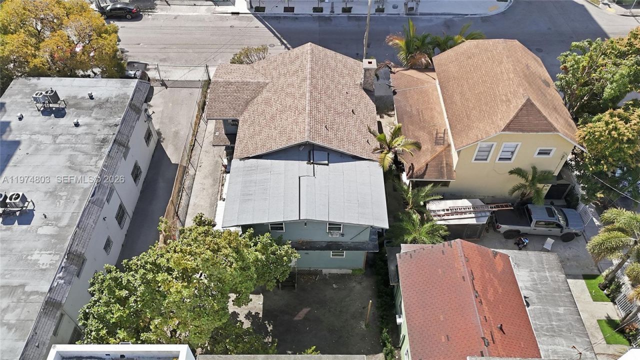 667 NW 1st St, Miami, FL 33128 Photo