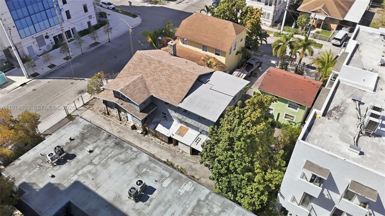 667 NW 1st St, Miami, FL 33128 Photo