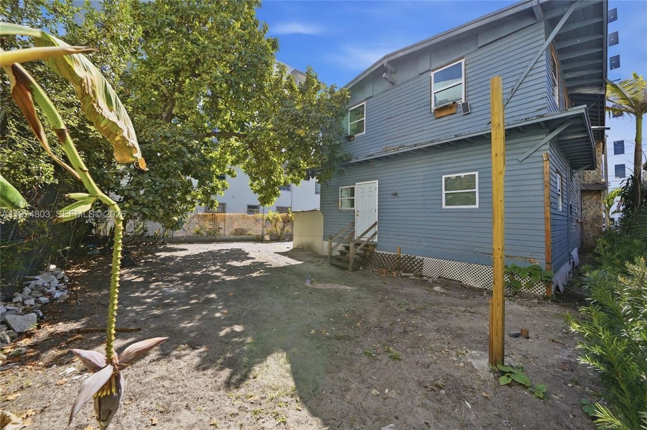 667 NW 1st St, Miami, FL 33128 Photo