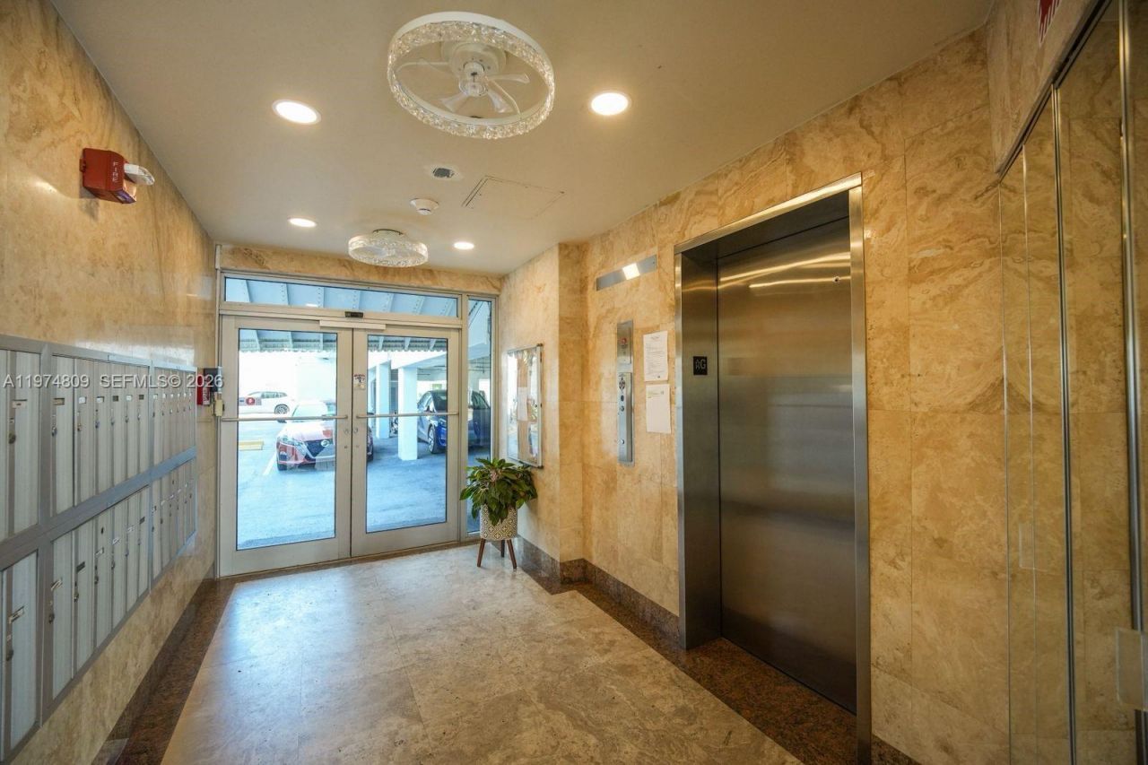 1345 West Ave, Unit 1004, Miami Beach, FL 33139 Photo