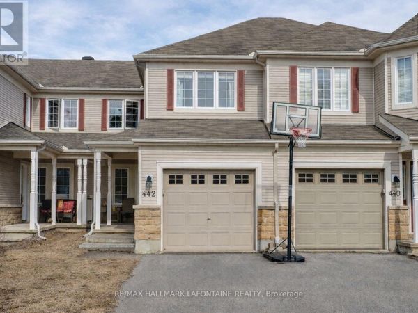 442 Wisteria Crescent, Ottawa, ON K1V0P1