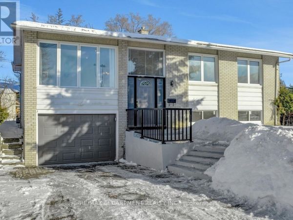 31 BELLFIELD Street, Ottawa, ON K2B6K7