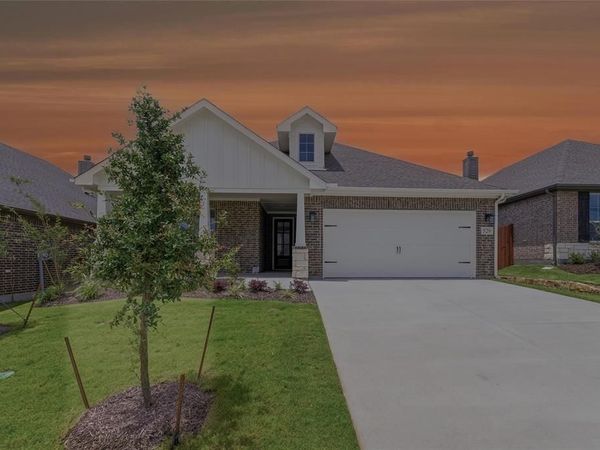 529 Waterford Park Boulevard, Weatherford, TX 76087