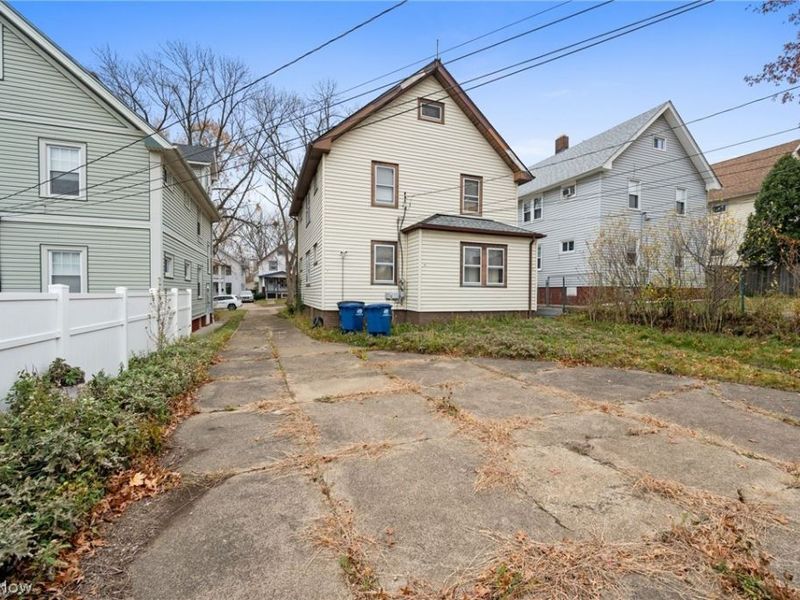 1646 Grace Avenue , Lakewood, OH 44107 Photo 18