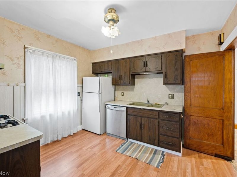 1646 Grace Avenue , Lakewood, OH 44107 Photo 8