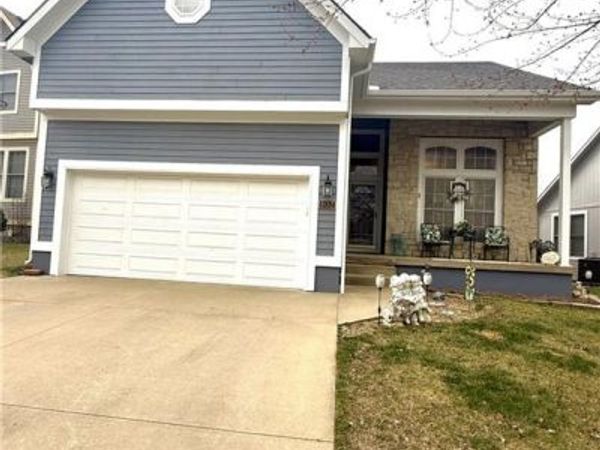 802 Redbud Drive, Paola, KS 66071