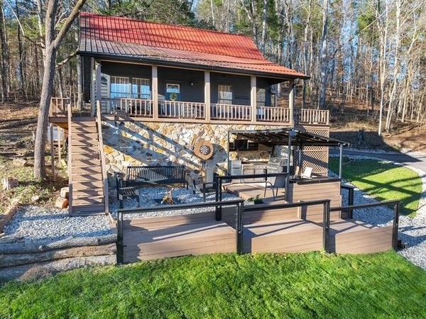 1956 Vanzant Bend Rd, Belvidere, TN 37306