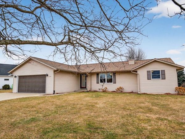 559 Elijah Court, Evansville, WI 53536