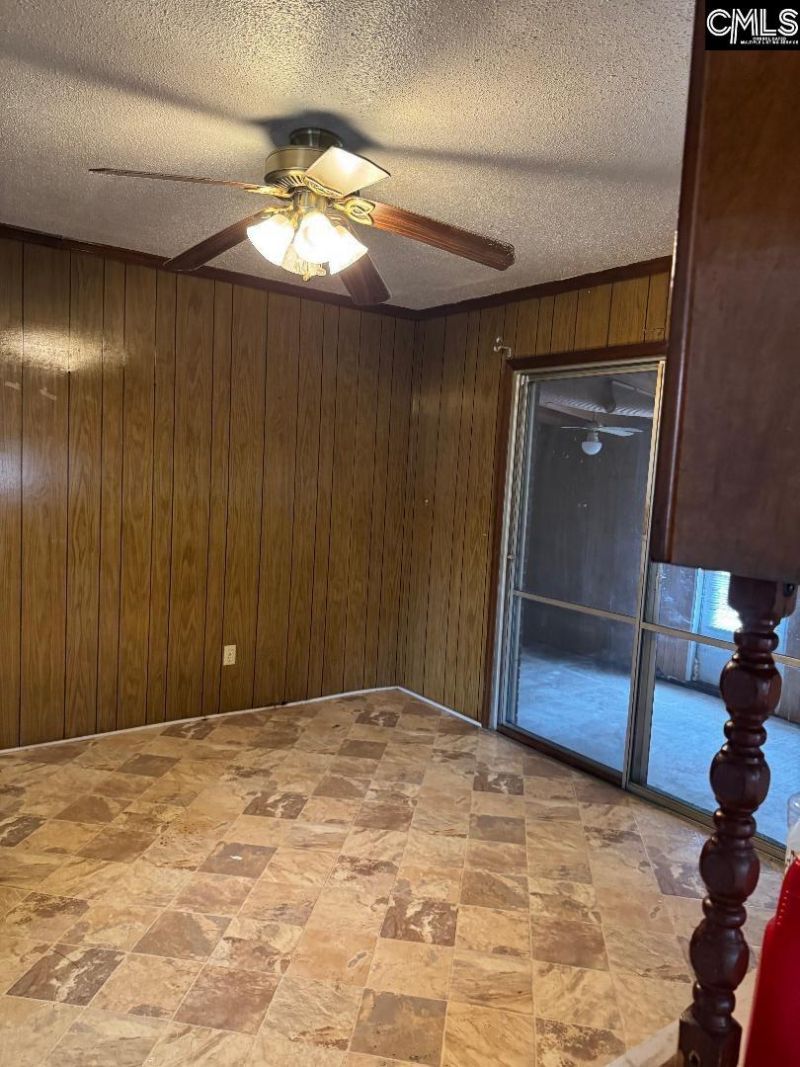 900 Cindy Drive  Photo 11