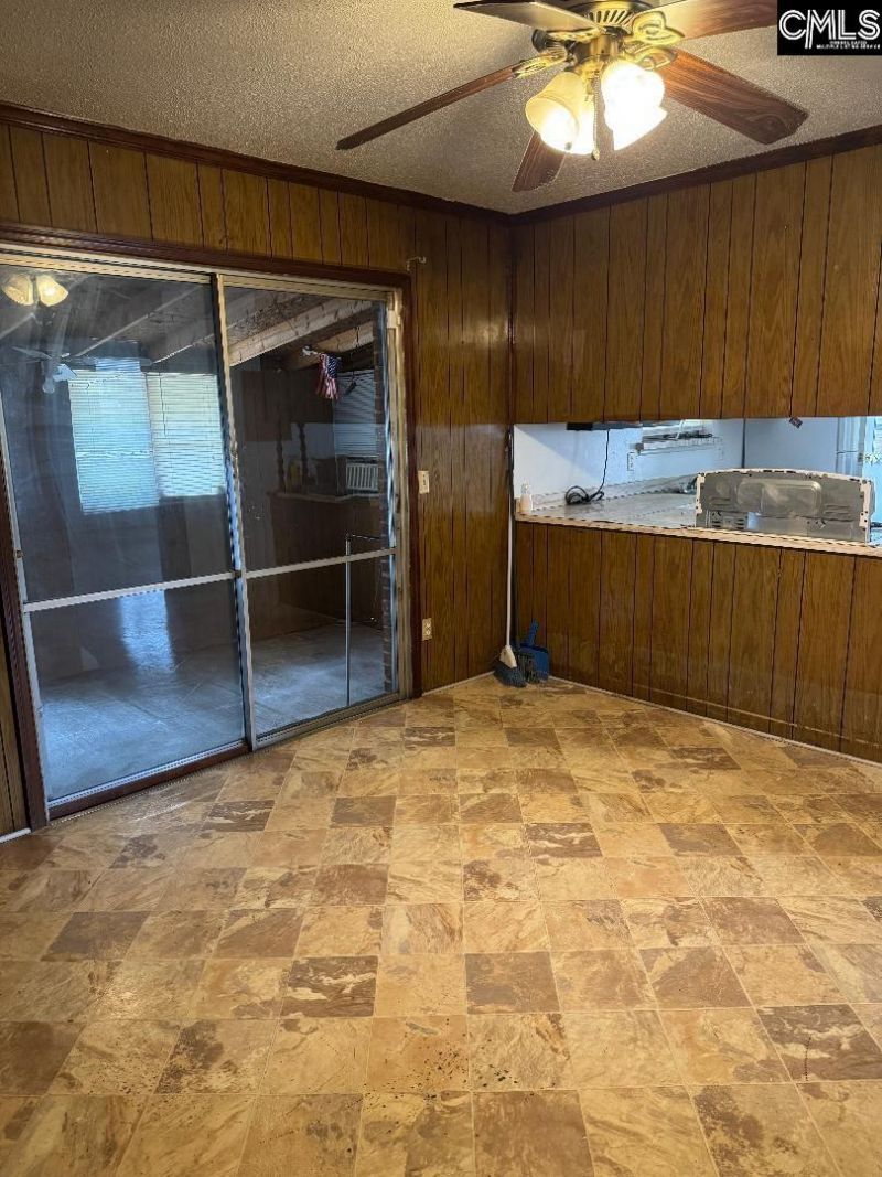 900 Cindy Drive  Photo 9