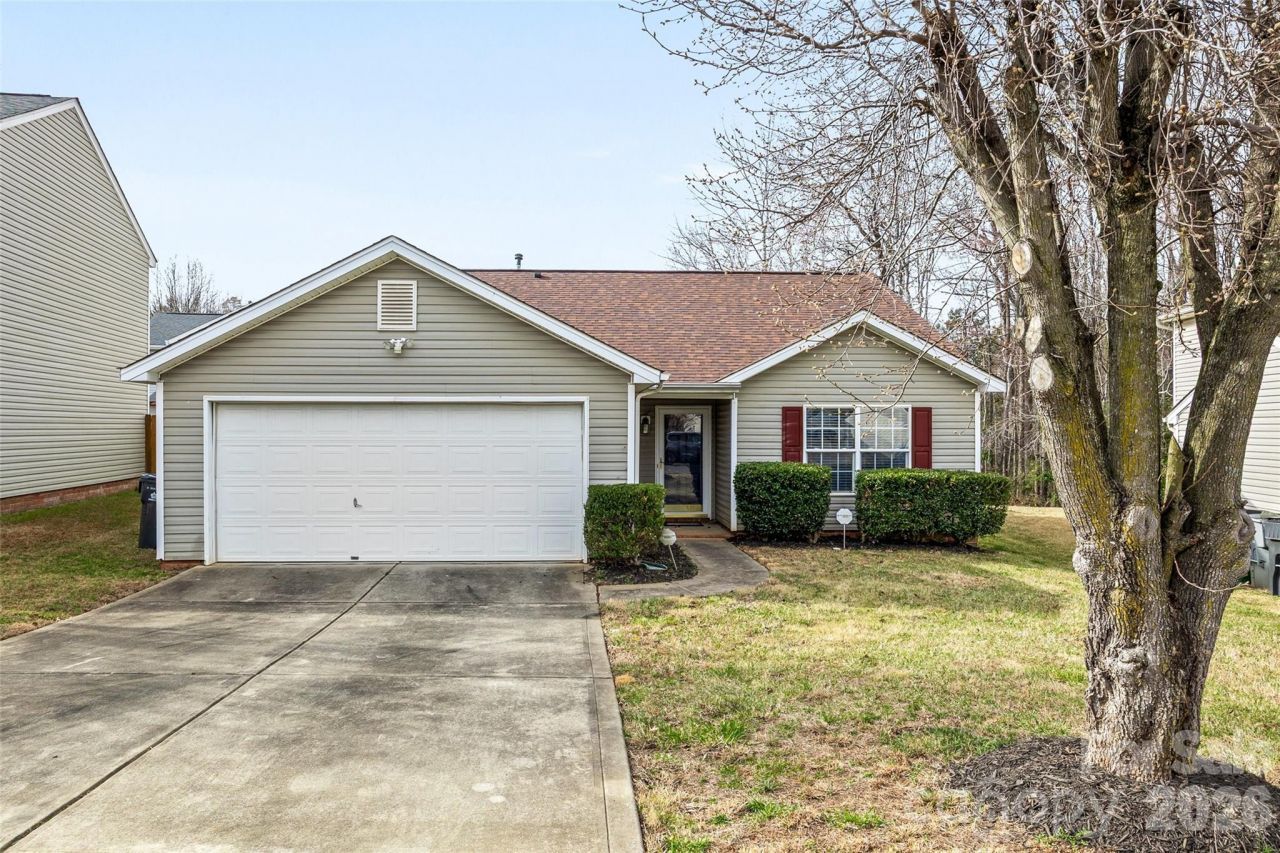 4907 Cornelia Drive, Charlotte, NC 28269 Main Photo