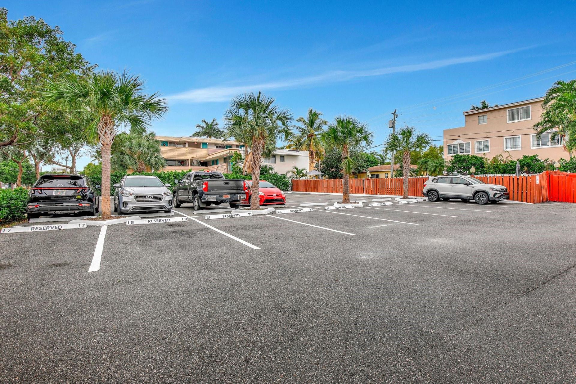 2555 NE 11th St, Unit PH09, Fort Lauderdale, FL 33304 Photo