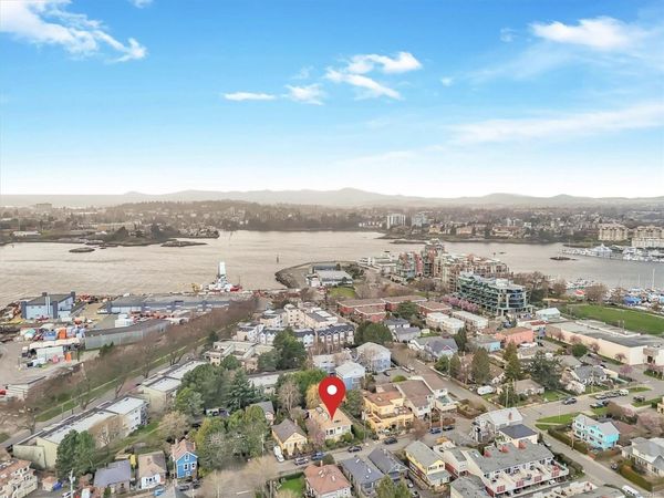 142 St. Lawrence St, Unit A, Victoria, BC V8V 3M3