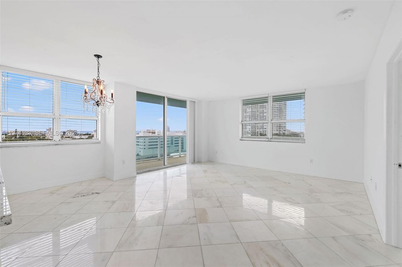 650 West Ave, Unit 1102, Miami Beach, FL 33139 Main Photo