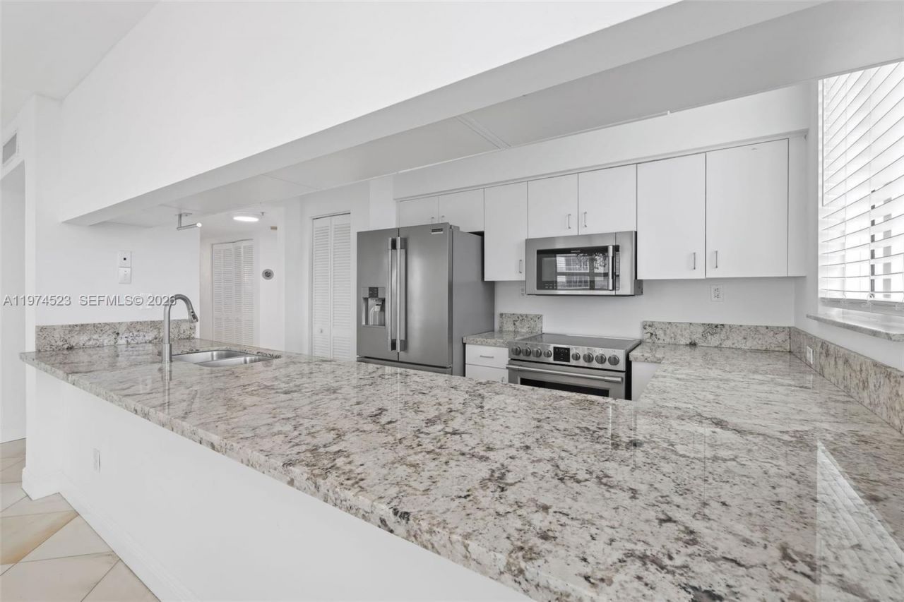 650 West Ave, Unit 1102, Miami Beach, FL 33139 Photo